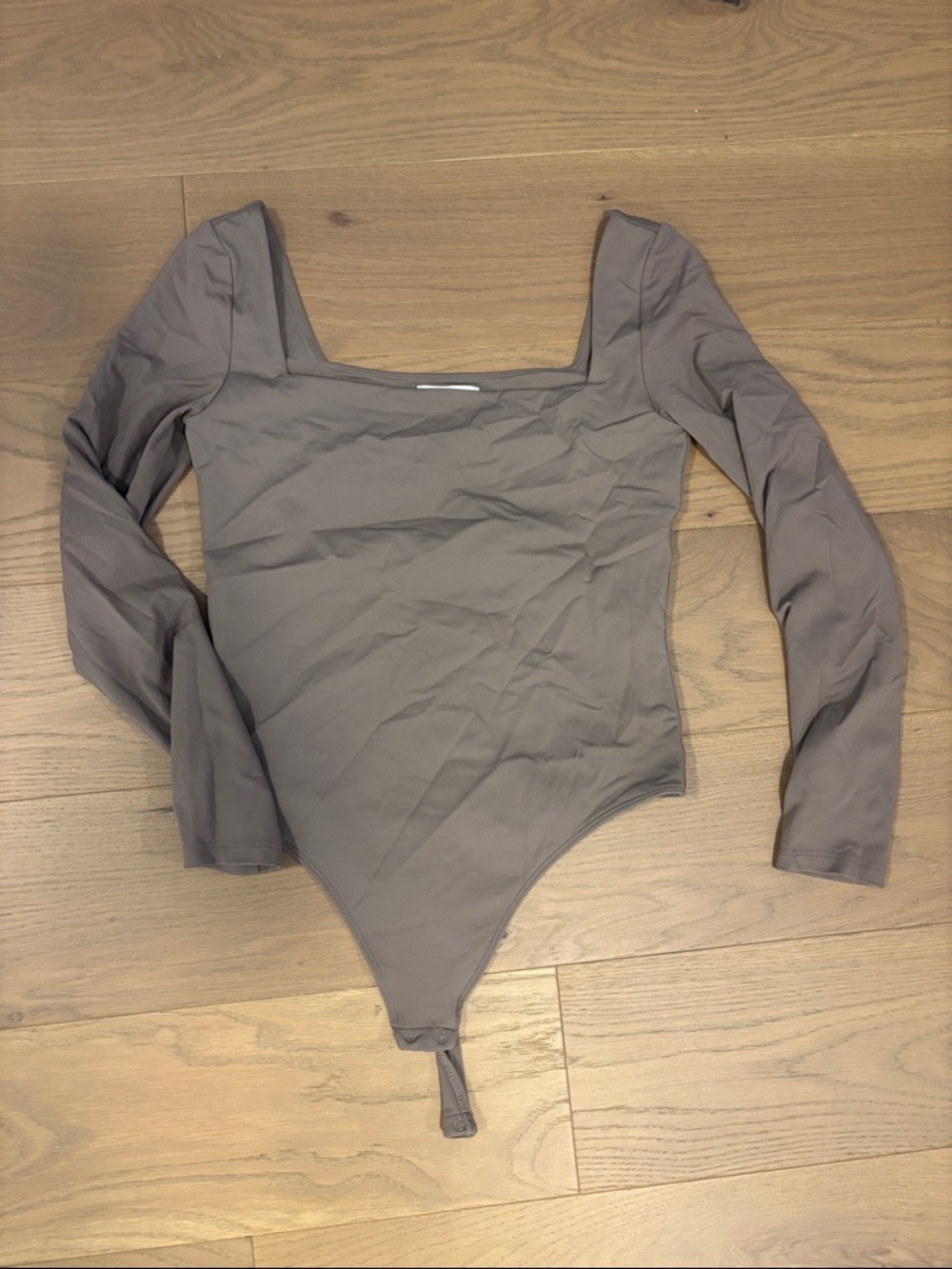 Aritzia Babaton Square Neck Long Sleeve Bodysuit in Taupe L